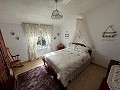 Mooi landhuis met 7 slaapkamers en 3 badkamers en privézwembad in Sax in Spanish Fincas