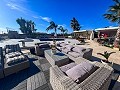 Charmante Villa met Zomerse Keuken en Gastenhuis op 15 Minuten van het Strand in Spanish Fincas