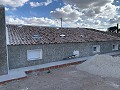 Bodega Reformada con 4 Dormitorios, 3 Baños y Piscina in Spanish Fincas