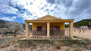 Schöne Villa mit 2 Schlafzimmern und 1 Badezimmer in La Zarza