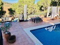 Exclusieve off-grid villa op de top van de berg in Villena in Spanish Fincas