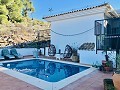 Exclusieve off-grid villa op de top van de berg in Villena in Spanish Fincas