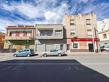 Magnifique Maison de Ville avec Opportunité d'Affaires à Elda