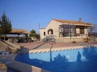 Beautiful villa with swimming pool in Spanish Fincas