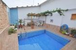 Quirky 3 bed Tardis house with pool, Yecla in Spanish Fincas