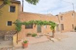 Eigenzinnig Tardis-huis met 3 slaapkamers en zwembad, Yecla in Spanish Fincas