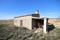 Groot stuk grond met een ruïne in Yecla, Murcia in Spanish Fincas