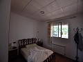 Großes 4-Bett-Familienhaus mit 4-Bett-Gästehaus in Spanish Fincas