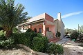 Villa en Monovar con dos casas de huéspedes y piscina in Spanish Fincas