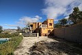 Freistehende Villa in Monovar mit zwei Gästehäusern und einem Pool in Spanish Fincas