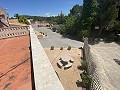 Großes Landhaus mit Marmorgeschäft und Weinplantage in Spanish Fincas