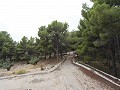 Gran casa rústica en un parque nacional con techo de pizarra. in Spanish Fincas