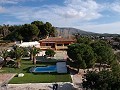 Grande villa individuelle avec piscine proche de la ville à Elda-Petrer in Spanish Fincas