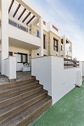 Bonito Apartamento con una gran Piscina Común y 4 Pistas de Golf cerca in Spanish Fincas