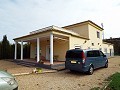 Prachtige villa met 6 slaapkamers en 3 badkamers met solarium in Zarra, Valencia in Spanish Fincas