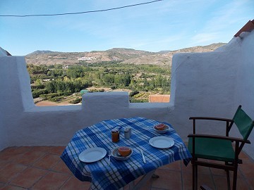 Casa en el pueblo de Teresa de Cofrentes con Solarium