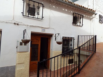 Casa en el pueblo de Teresa de Cofrentes con Solarium