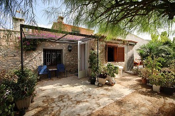 Casa de Pueblo con jardín en Barbarroja