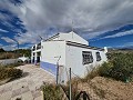 Gran Casa de Campo con Piscina de 120m2 in Spanish Fincas