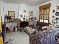 Plaza Townhouse with 5 Bedrooms in Ayora in Spanish Fincas