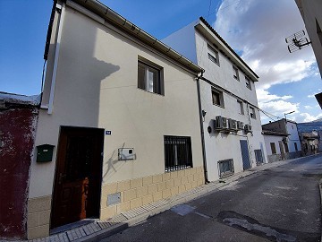 Preciosa casa de pueblo con terraza en la azotea