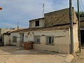 3 Bed Country house & Storage depot 10 mins walk to Barinas Town in Spanish Fincas