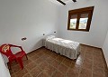 Enorme villa de 5 dormitorios y 3 baños con establos in Spanish Fincas