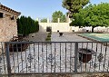 Massive Villa mit 5 Schlafzimmern, 3 Bädern und Stallungen in Spanish Fincas