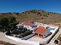 Impressionnante grande maison avec 2ème maison plus piscine et garages in Spanish Fincas