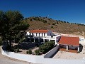 Impressionnante grande maison avec 2ème maison plus piscine et garages in Spanish Fincas