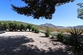 Impresionante casa grande con 2da casa más piscina y garajes in Spanish Fincas