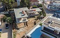 Villa ultramoderna de 4 dormitorios con piscina de 8x4 in Spanish Fincas