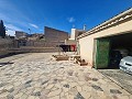 Großes Stadthaus mit Grundstück und Geschäftspotential in Spanish Fincas