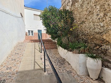 Townhouse with large courtyard