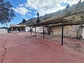 Villa de 3 chambres avec piscine et vue nécessitant une mise à jour in Spanish Fincas