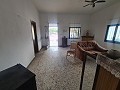 Villa de 3 dormitorios con piscina y vistas que necesita actualización in Spanish Fincas