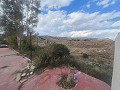 Villa de 3 chambres avec piscine et vue nécessitant une mise à jour in Spanish Fincas