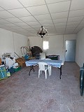 Villa de 6 dormitorios y 3 baños en Algueña in Spanish Fincas