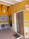 Villa de 6 dormitorios y 3 baños en Algueña in Spanish Fincas