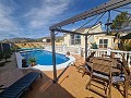 Villa mit 4 Schlafzimmern und 4 Bädern und Pool in Spanish Fincas