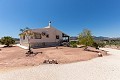 Beautiful Villa ready to move in to with Guest house and Pool in Spanish Fincas