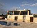 Belle villa prête à emménager avec maison d'hôtes et piscine in Spanish Fincas