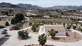 Wunderschöne bezugsfertige Villa mit Gästehaus und Pool in Spanish Fincas