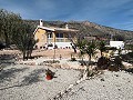 Hermosa villa pequeña con magníficas vistas en las afueras de La Romana in Spanish Fincas