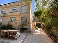 Lovely semi-detached villa in Petrer in Spanish Fincas