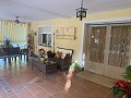 Atemberaubende Villa mit 5 Schlafzimmern, 3 Bädern, Pool und Tennisplatz. in Spanish Fincas