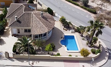 Villa de 5 dormitorios y 2 baños con piscina