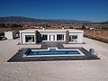 Neubau Villa Mordern in Pinoso mit Pool und Grundstück inklusive in Spanish Fincas