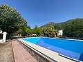 Villa mit 4 Schlafzimmern und großem Pool in atemberaubender Lage in Spanish Fincas