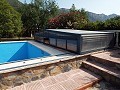 Villa mit 4 Schlafzimmern und großem Pool in atemberaubender Lage in Spanish Fincas